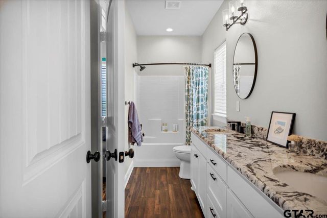 18329 Timber Oaks Dr, Lindale, TX 75771