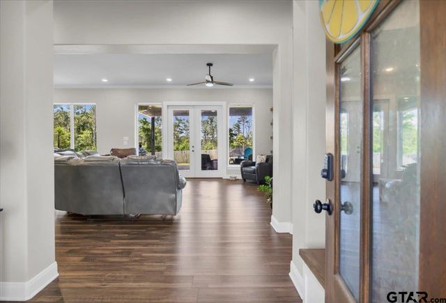 18329 Timber Oaks Dr, Lindale, TX 75771