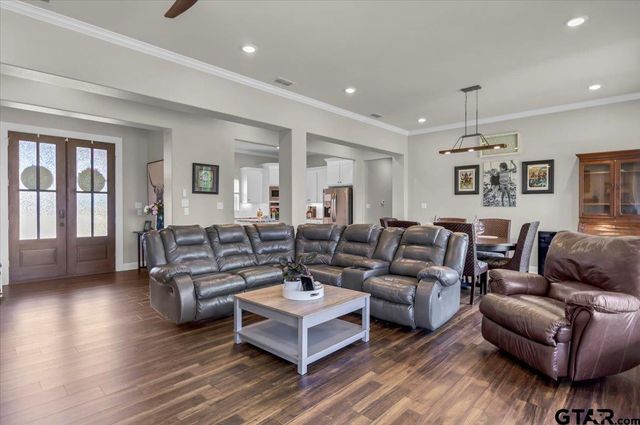 18329 Timber Oaks Dr, Lindale, TX 75771