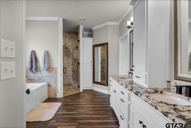 18329 Timber Oaks Dr, Lindale, TX 75771