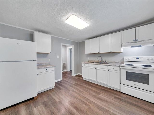 1119 Drewry RD, Martinsville, VA 24112