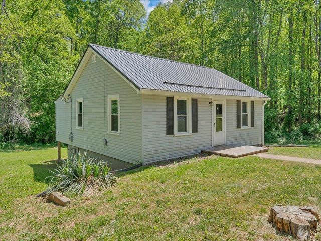 1119 Drewry RD, Martinsville, VA 24112