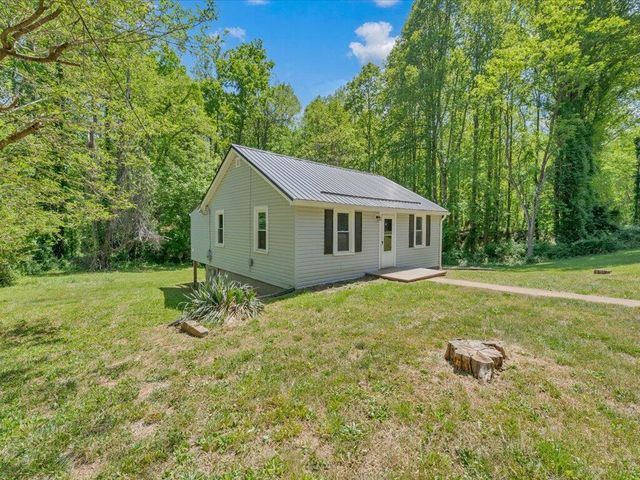 1119 Drewry RD, Martinsville, VA 24112