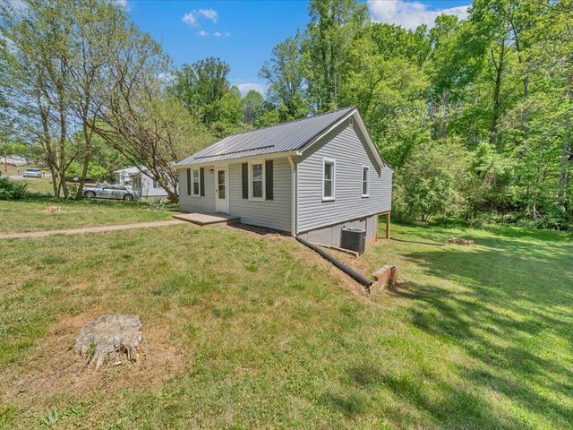 1119 Drewry RD, Martinsville, VA 24112