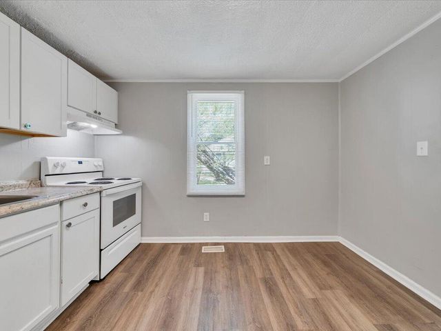 1119 Drewry RD, Martinsville, VA 24112