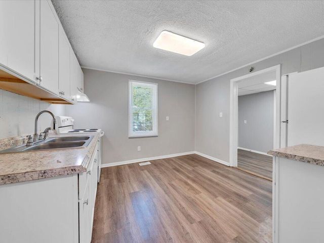 1119 Drewry RD, Martinsville, VA 24112