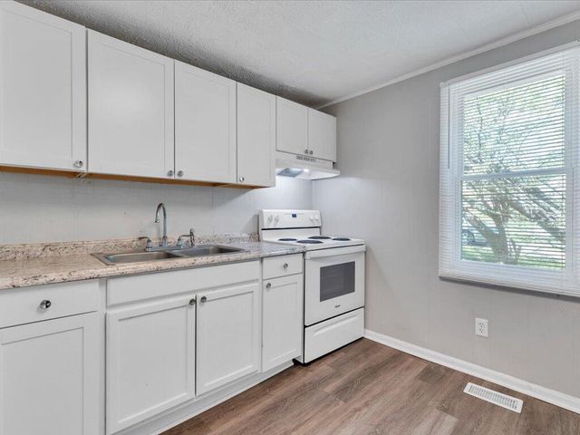 1119 Drewry RD, Martinsville, VA 24112