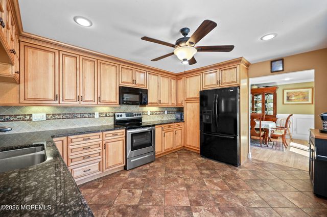 13 Tara Lin Drive, Hazlet, NJ 07730
