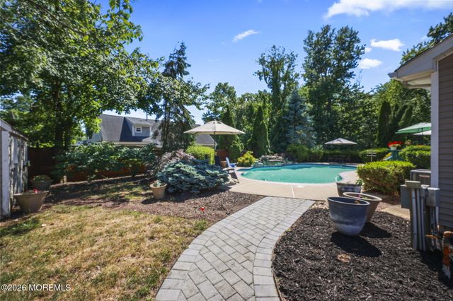 13 Tara Lin Drive, Hazlet, NJ 07730