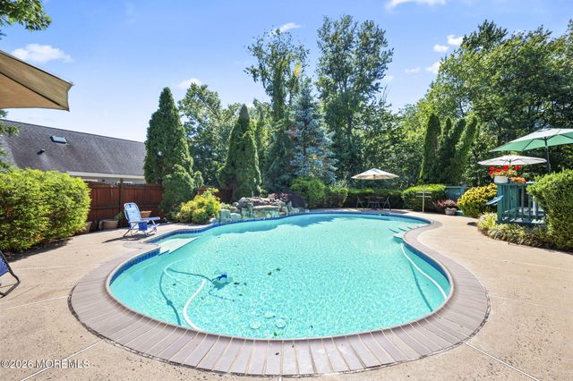 13 Tara Lin Drive, Hazlet, NJ 07730