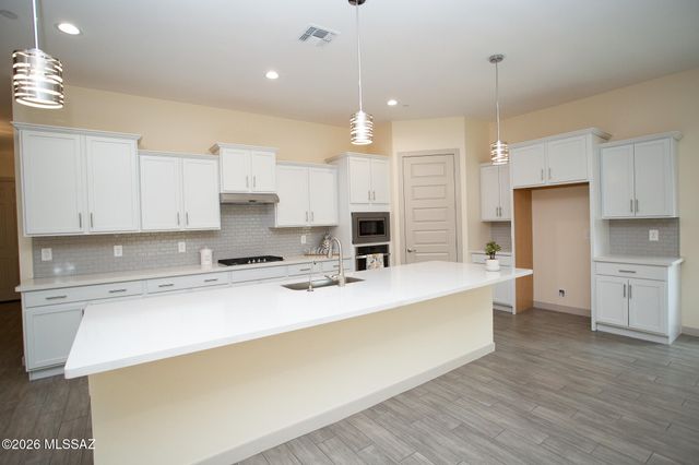 13480 N Gladstone Hill Place, Marana, AZ 85658
