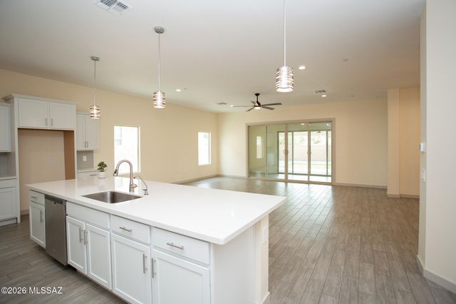 13480 N Gladstone Hill Place, Marana, AZ 85658