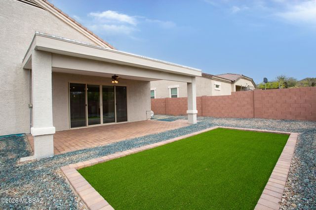 13480 N Gladstone Hill Place, Marana, AZ 85658