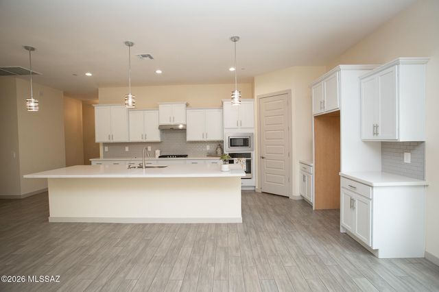13480 N Gladstone Hill Place, Marana, AZ 85658