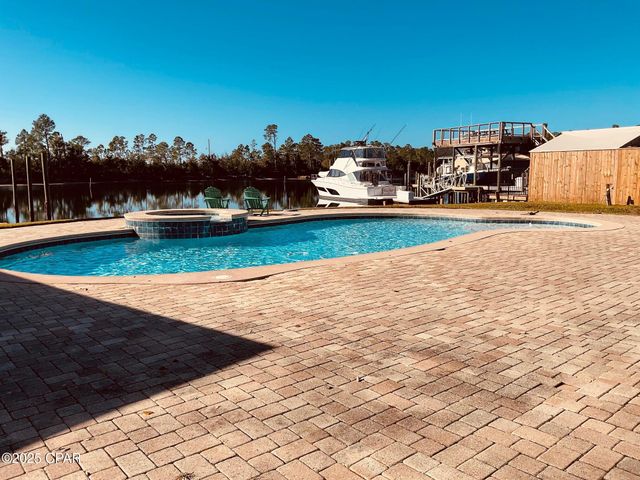 810 W 8th Street Circle, Lynn Haven, FL 32444