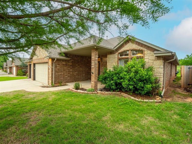 2716 SE 39th Street, Moore, OK 73160