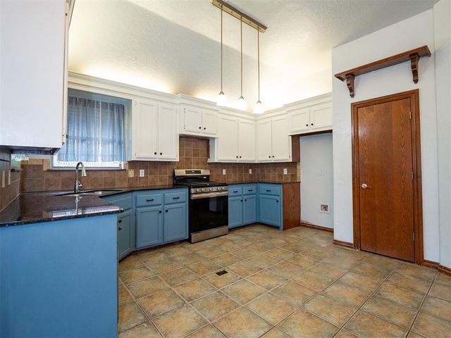 2716 SE 39th Street, Moore, OK 73160