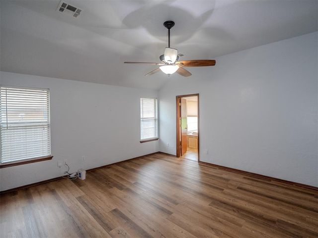 2716 SE 39th Street, Moore, OK 73160