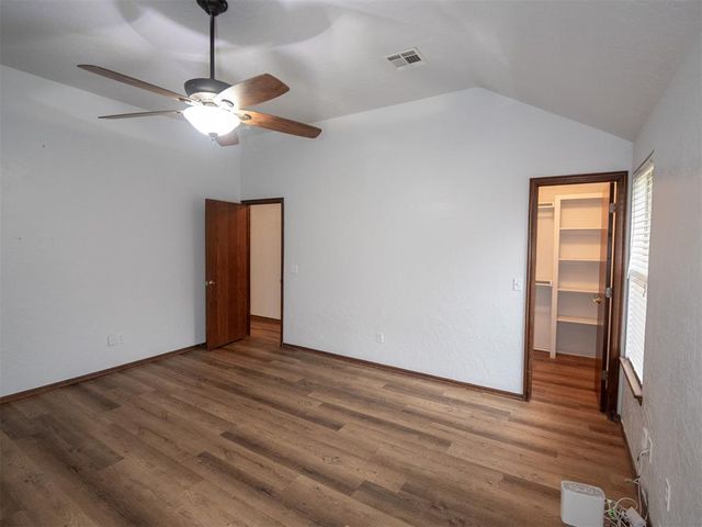 2716 SE 39th Street, Moore, OK 73160