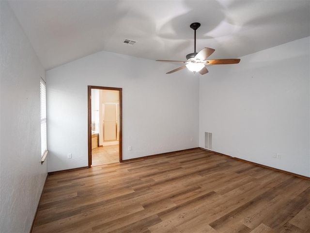 2716 SE 39th Street, Moore, OK 73160