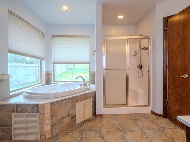 2716 SE 39th Street, Moore, OK 73160