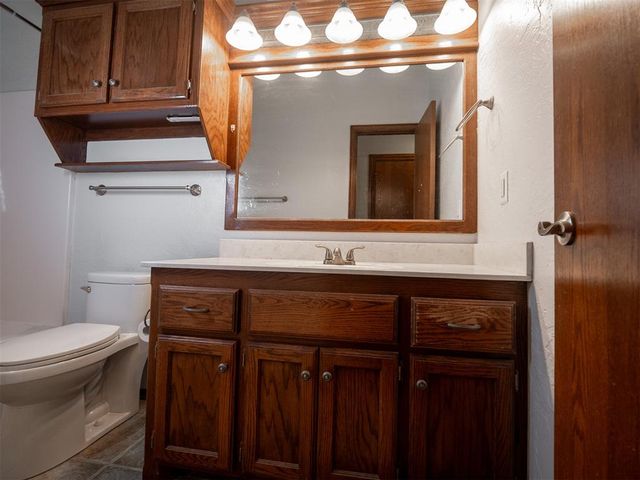 2716 SE 39th Street, Moore, OK 73160