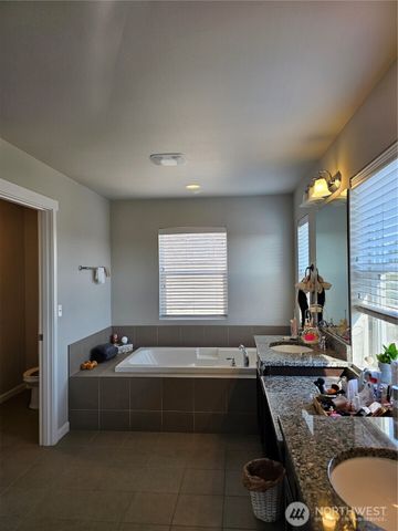 34012 13th Court SW, Federal Way, WA 98023