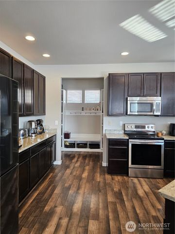 34012 13th Court SW, Federal Way, WA 98023