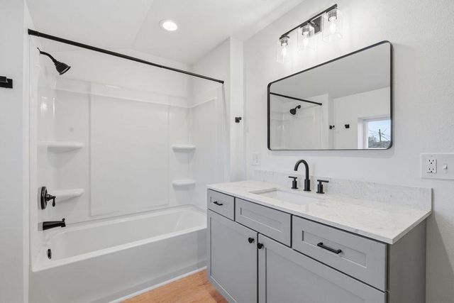 120 E Huffman St, Tekoa, WA 99033