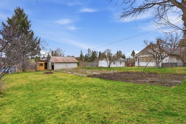 120 E Huffman St, Tekoa, WA 99033