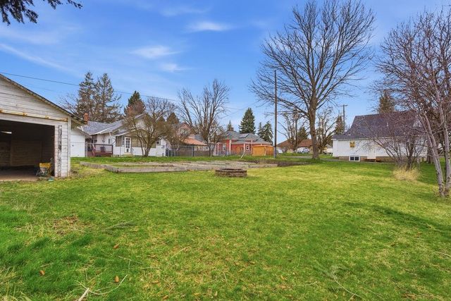 120 E Huffman St, Tekoa, WA 99033