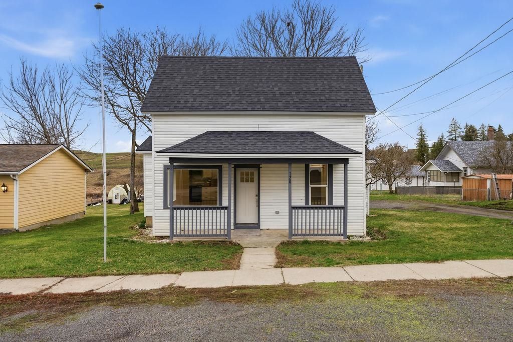 120 E Huffman St, Tekoa, WA 99033