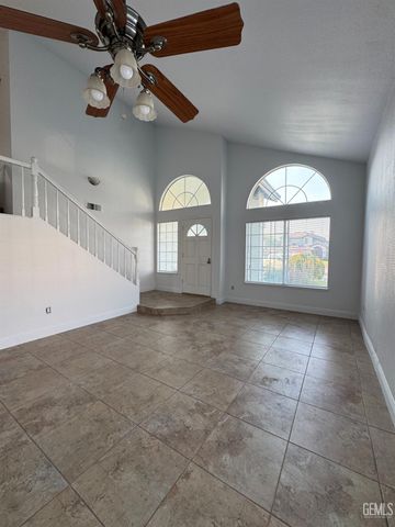 9012 Caymus Court, Bakersfield, CA 93312