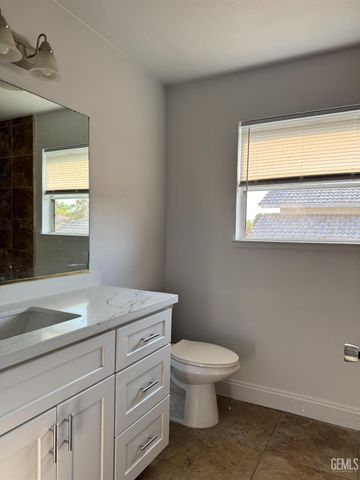 9012 Caymus Court, Bakersfield, CA 93312