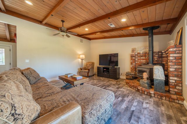 7273 Amigo Way, Redding, CA 96002