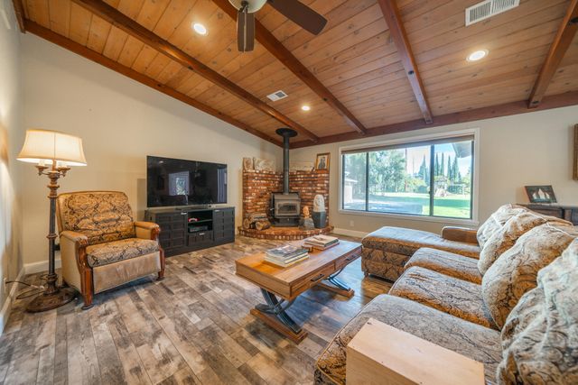 7273 Amigo Way, Redding, CA 96002