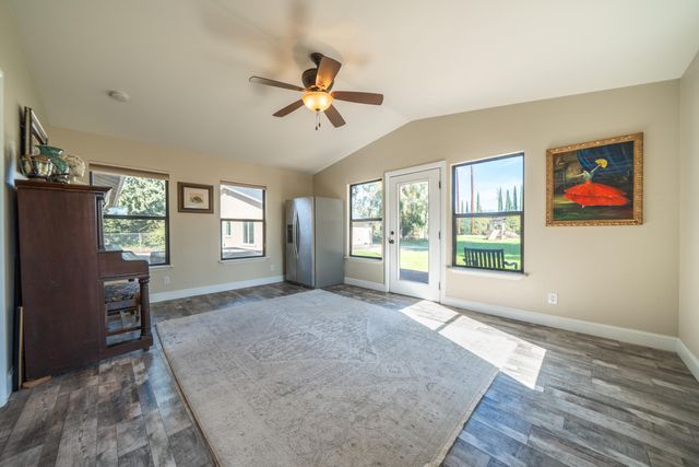 7273 Amigo Way, Redding, CA 96002