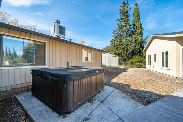 7273 Amigo Way, Redding, CA 96002