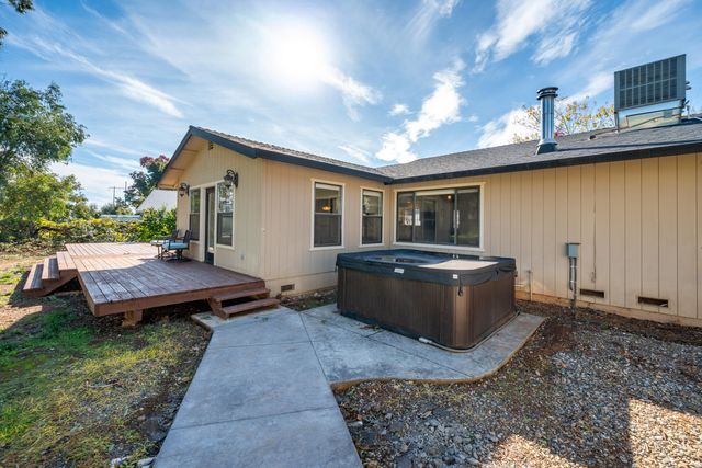 7273 Amigo Way, Redding, CA 96002