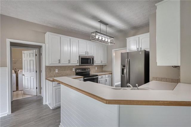 1412 Cherry Oak Trace, Lawrenceville, GA 30045