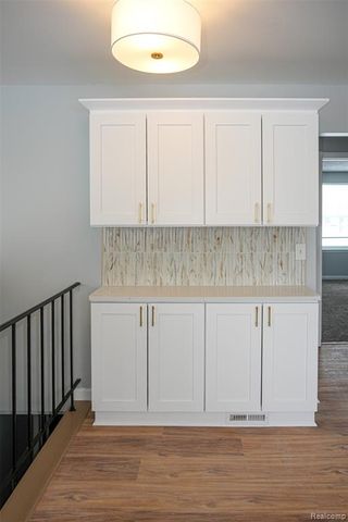 5783 Williamsburg Court, Waterford, MI 48327