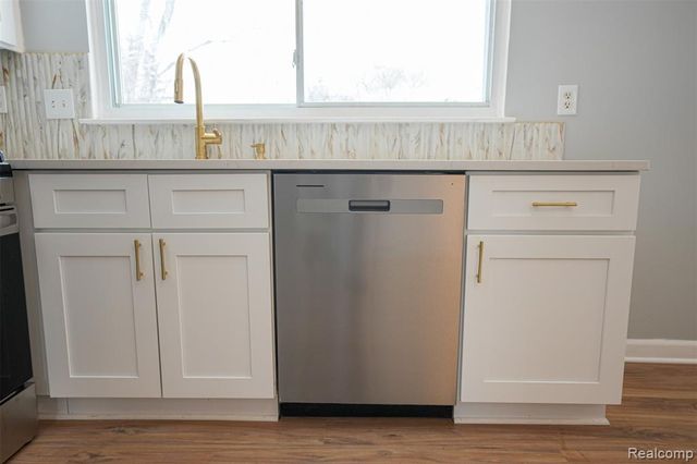 5783 Williamsburg Court, Waterford, MI 48327