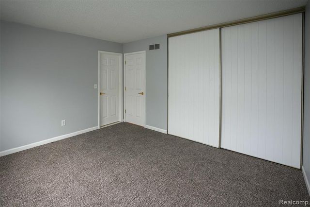 5783 Williamsburg Court, Waterford, MI 48327