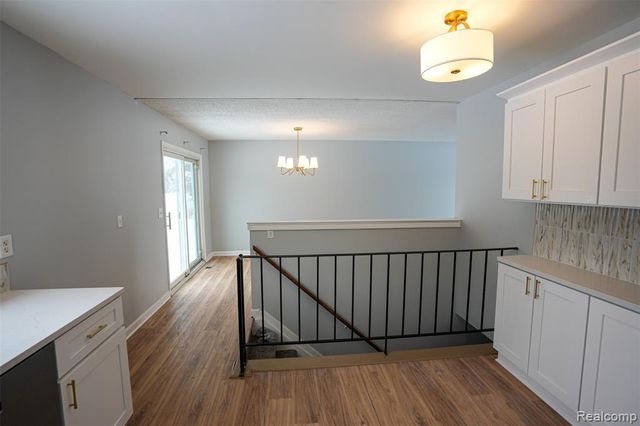 5783 Williamsburg Court, Waterford, MI 48327