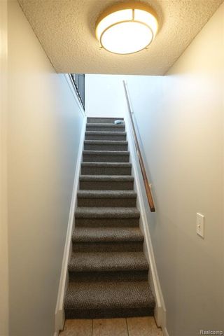 5783 Williamsburg Court, Waterford, MI 48327