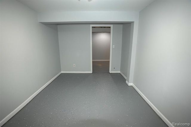 5783 Williamsburg Court, Waterford, MI 48327