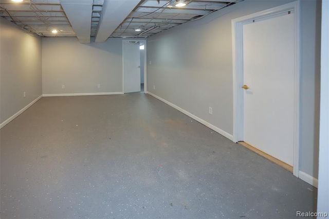 5783 Williamsburg Court, Waterford, MI 48327