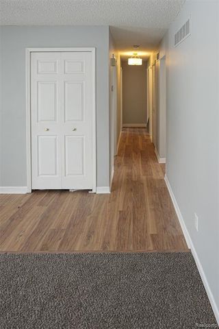 5783 Williamsburg Court, Waterford, MI 48327