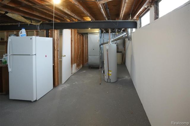 5783 Williamsburg Court, Waterford, MI 48327