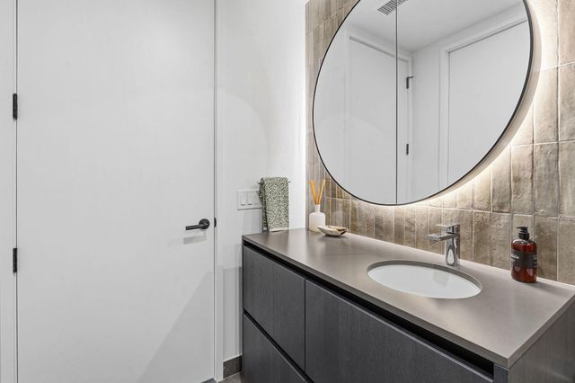 610 Davis ST 3001, Austin, TX 78701